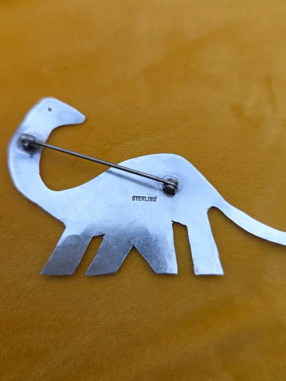 Sterling Silver Dinosaur Pin – Museum Souvenir - Picture 4 of 4